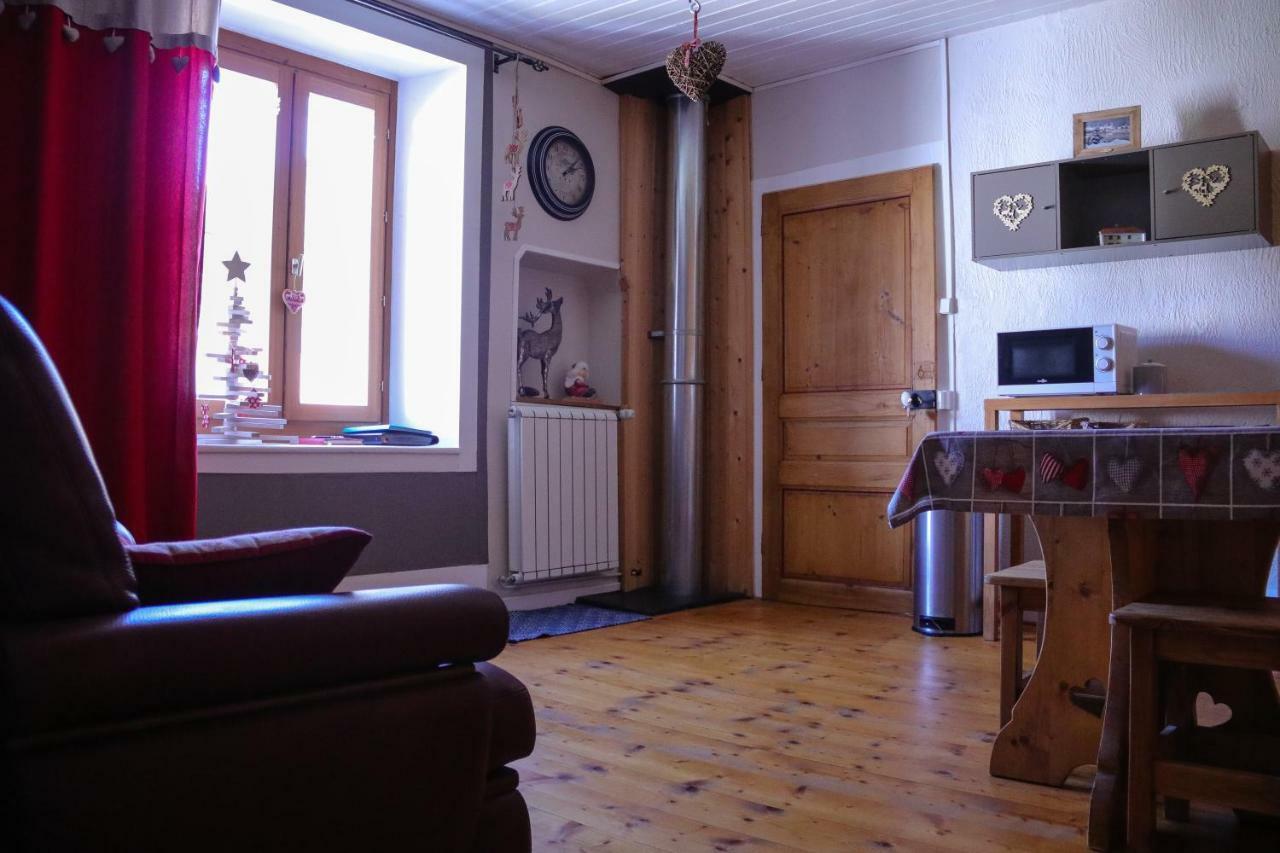 Au Coeur Du Lapidaire Septmoncel-Les-Molunes Экстерьер фото